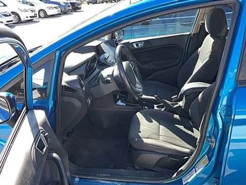 Used 2014 Ford Fiesta SE w/ Equipment Group 201A image 4