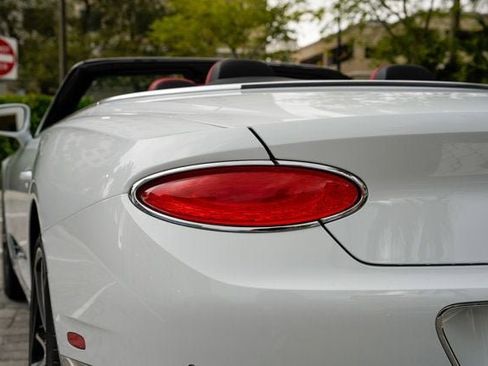 Used 2024 Bentley Continental GT V8 image 87