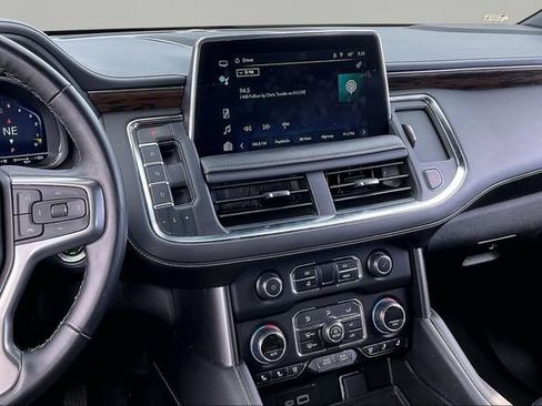 Used 2024 Chevrolet Suburban Premier image 9