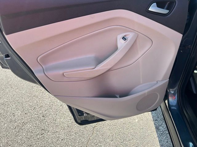 Used 2019 Ford Escape SE FWD image 38