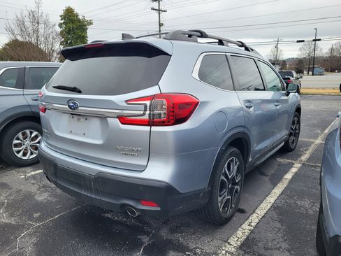 Used 2023 Subaru Ascent Limited w/ Technology Package image 4