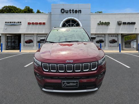 Certified 2022 Jeep Compass Limited AWD/4WD image 9
