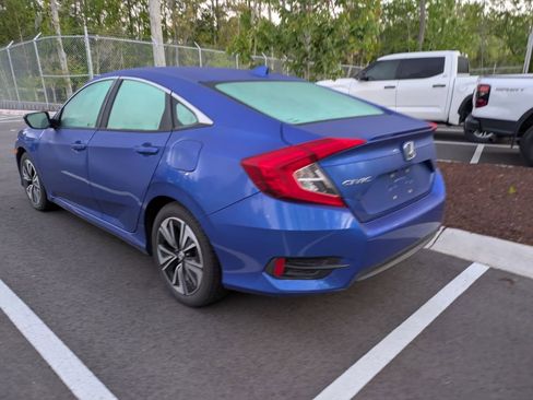 Used 2017 Honda Civic EX-T image 4