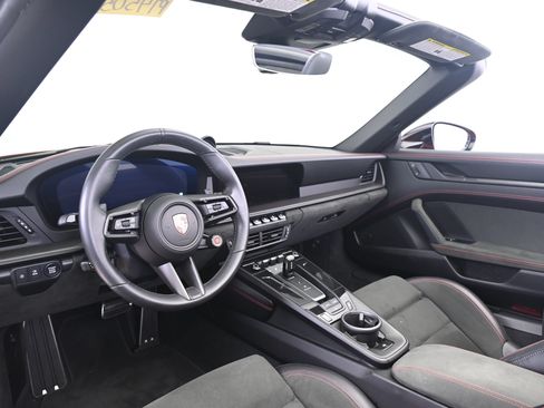 Certified 2025 Porsche 911 Carrera GTS RWD image 4