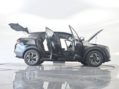 Used 2025 Kia Sportage LX FWD image 44