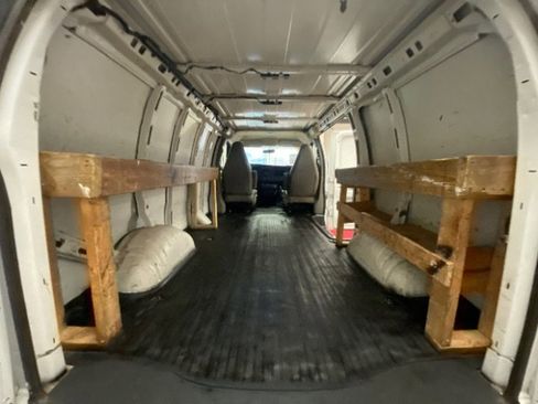 Used 2021 Chevrolet Express 2500 w/ Driver Convenience Package image 9