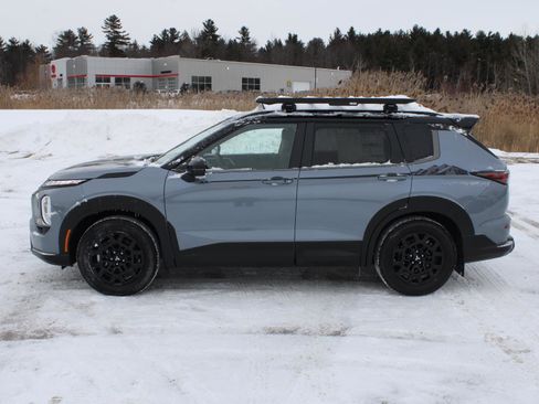 New 2026 Mitsubishi Outlander Trail Edition image 5