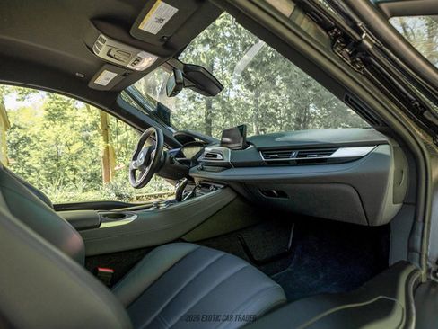 Used 2015 BMW i8 AWD/4WD image 32