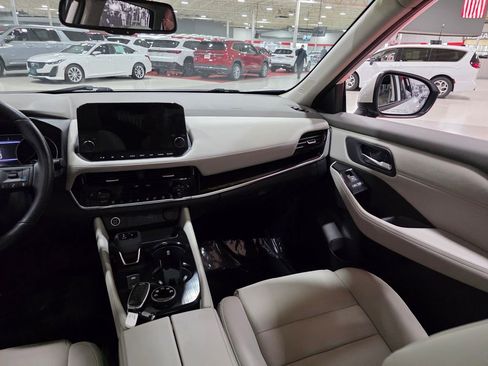 Used 2023 Nissan Rogue SL w/ SL Premium Package AWD/4WD image 17