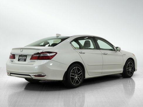 Used 2017 Honda Accord EX-L image 5