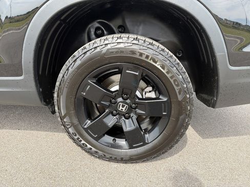 Certified 2025 Honda Ridgeline Black Edition image 23