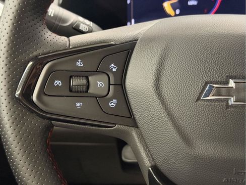 Used 2024 Chevrolet Trax RS w/ Sunroof Package FWD image 16