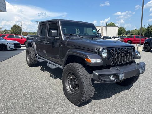 Used 2022 Jeep Gladiator Sport AWD/4WD image 11