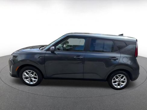 Used 2025 Kia Soul LX w/ LX Technology Package FWD image 9