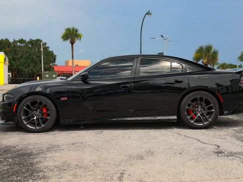 Used 2022 Dodge Charger Scat Pack w/ Harman/Kardon Audio Group image 9