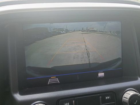 Used 2022 Chevrolet Colorado LT RWD image 33