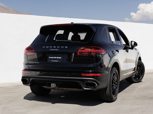 Used 2016 Porsche Cayenne AWD/4WD image 7