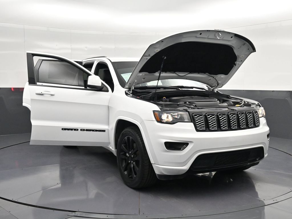 Used 2021 Jeep Grand Cherokee Laredo X RWD image 36
