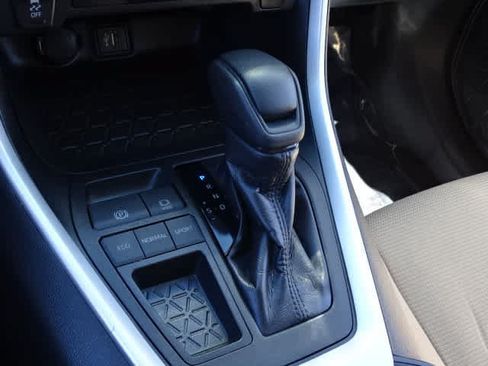 Certified 2023 Toyota RAV4 LE FWD image 32