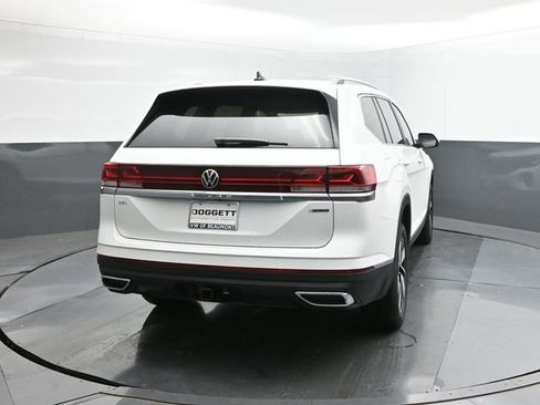 New 2025 Volkswagen Atlas SEL image 11