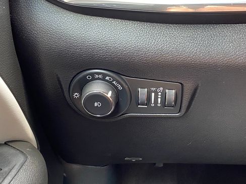 Used 2024 Jeep Compass Limited AWD/4WD image 12