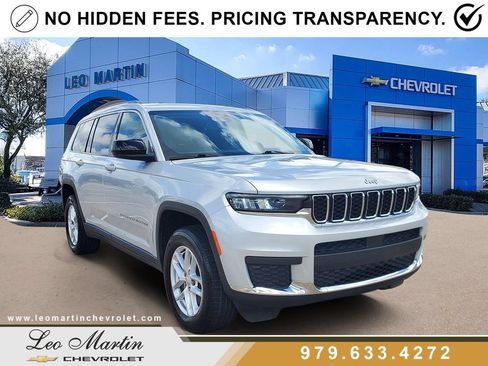 Used 2023 Jeep Grand Cherokee L Laredo RWD image 2