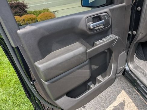 Used 2021 Chevrolet Silverado 1500 Custom Trail Boss AWD/4WD image 19