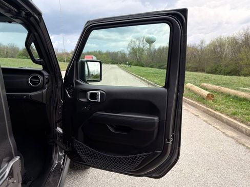 Used 2022 Jeep Wrangler Unlimited Rubicon 4xe image 26