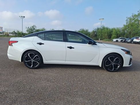 Used 2024 Nissan Altima 2.5 SR FWD image 8