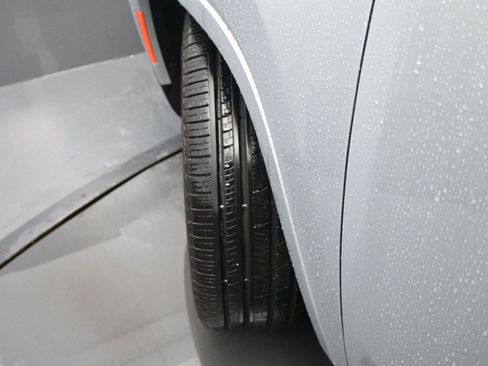 Used 2024 Jeep Grand Wagoneer Series III image 5