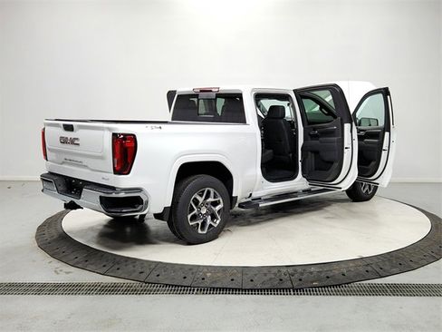 New 2026 GMC Sierra 1500 SLT w/ SLT Premium Plus Package image 15