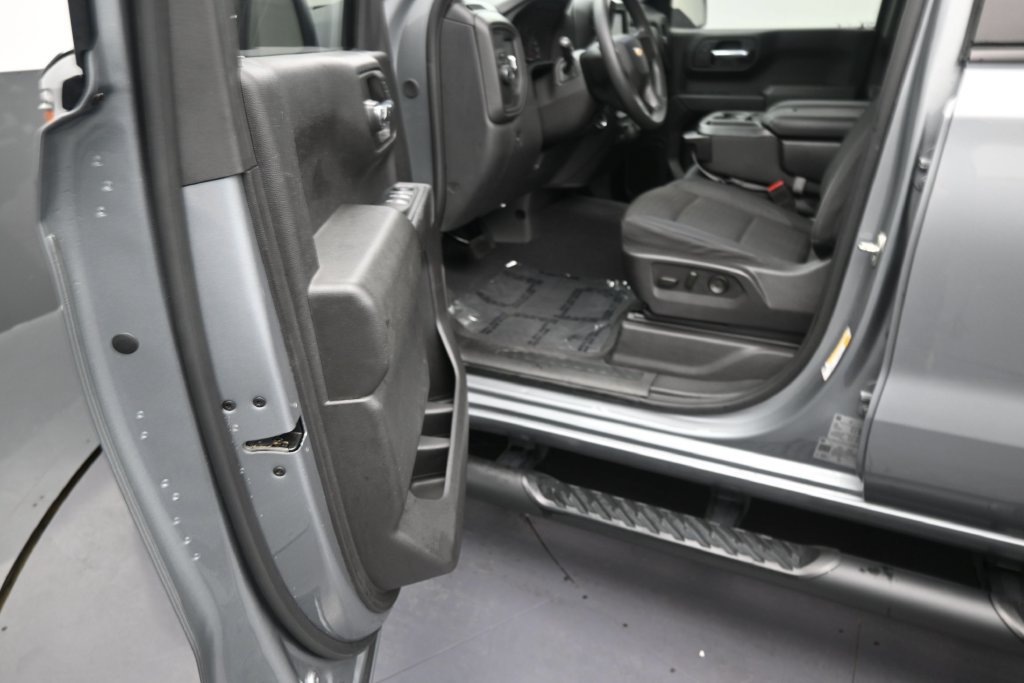 Used 2024 Chevrolet Silverado 1500 Custom w/ Turbomax Blackout Package RWD image 18