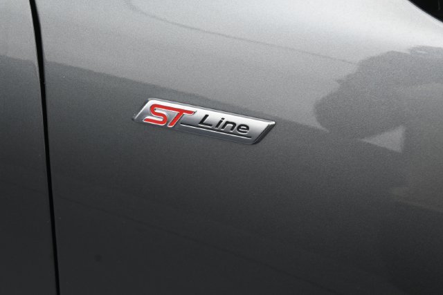 Used 2025 Ford Escape ST-Line FWD image 30