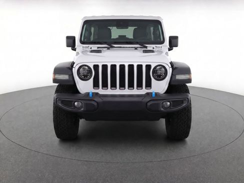 Used 2025 Jeep Wrangler Unlimited Rubicon 4xe w/ Convenience Group AWD/4WD image 5