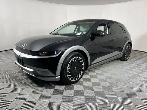 Used 2024 Hyundai Ioniq 5 Limited image 3