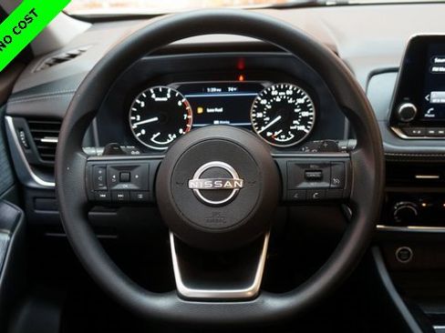 Used 2023 Nissan Rogue S image 12