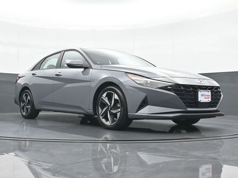 Used 2023 Hyundai Elantra SEL w/ Convenience Package image 24