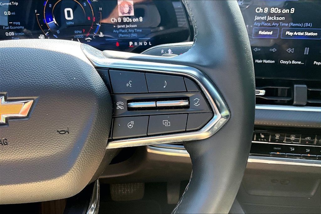 Used 2025 Chevrolet Equinox LT FWD image 12