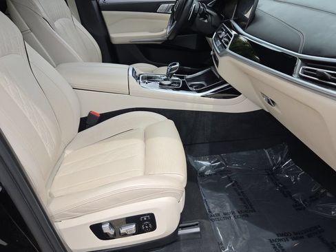 Used 2022 BMW X7 xDrive40i w/ M Sport Package AWD/4WD image 19