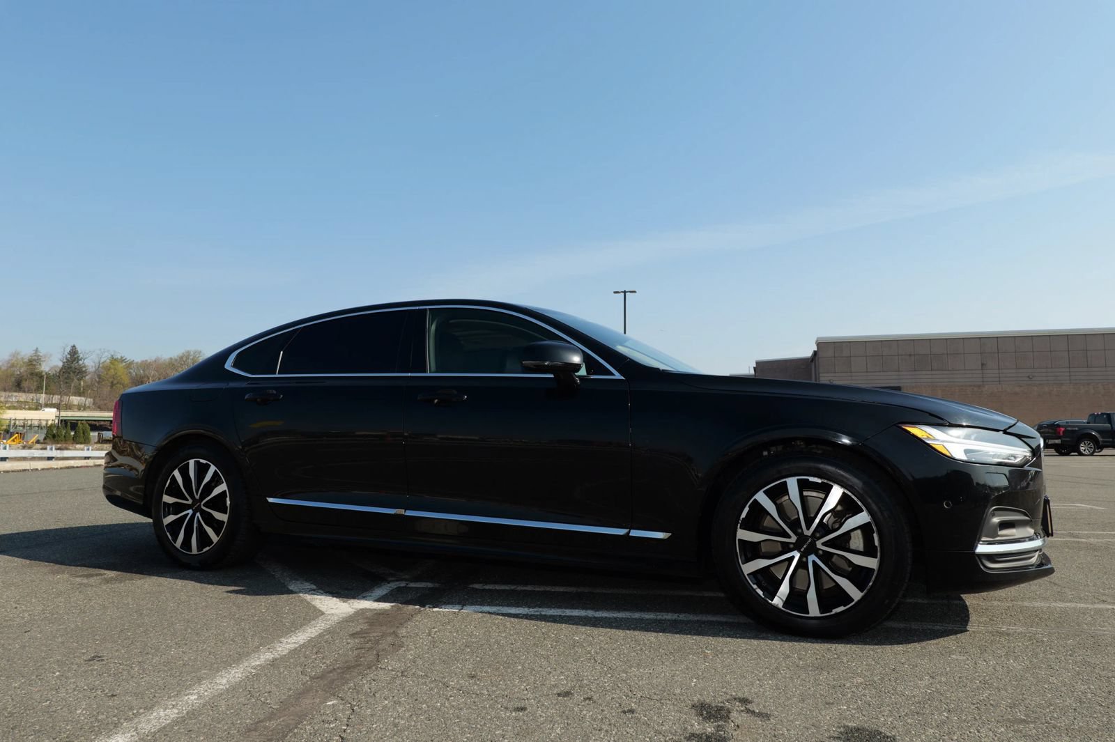 Used 2023 Volvo S90 B6 Plus AWD/4WD image 10