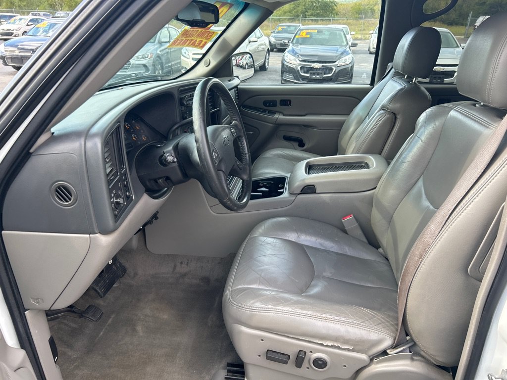 Used 2005 Chevrolet Avalanche LT w/ Preferred Equipment Group RWD image 9