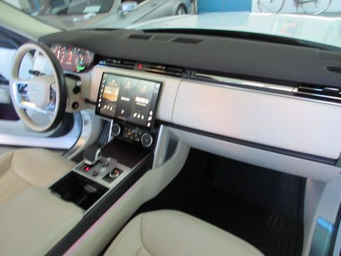 Used 2023 Land Rover Range Rover SE AWD/4WD image 30