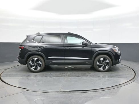 New 2026 Volkswagen Taos SE AWD/4WD image 8
