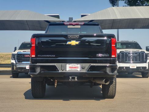 Used 2024 Chevrolet Silverado 2500 High Country w/ High Country Premium Package AWD/4WD image 6