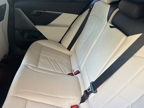 Used 2024 BMW i5 eDrive40i w/ Premium Package RWD image 15