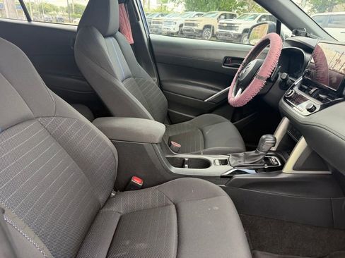 Used 2024 Toyota Corolla Cross AWD Hybrid w/ Moonroof Package image 11