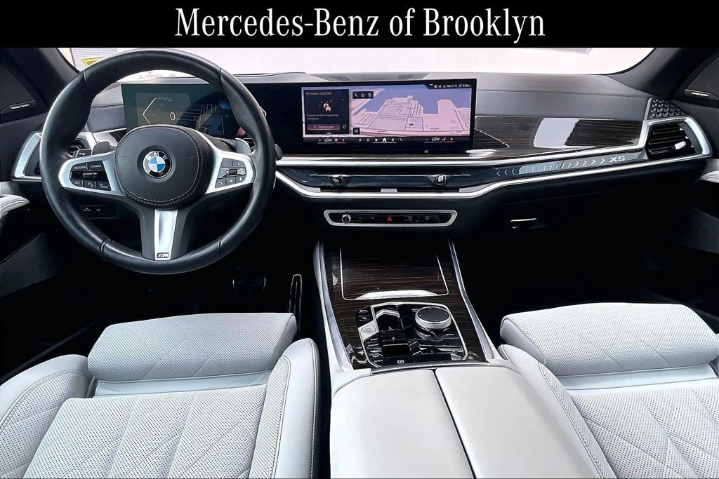 Used 2025 BMW X5 xDrive40i w/ M Sport Package AWD/4WD image 16