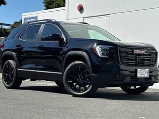 Used 2025 GMC Terrain Elevation w/ Black Edition image 1
