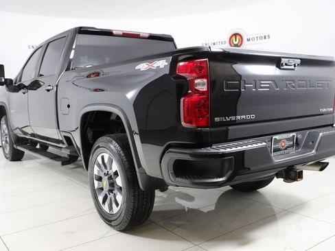 Used 2023 Chevrolet Silverado 2500 Custom w/ Custom Convenience Package image 4