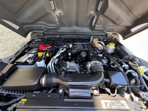 Used 2022 Jeep Gladiator Sport AWD/4WD image 64